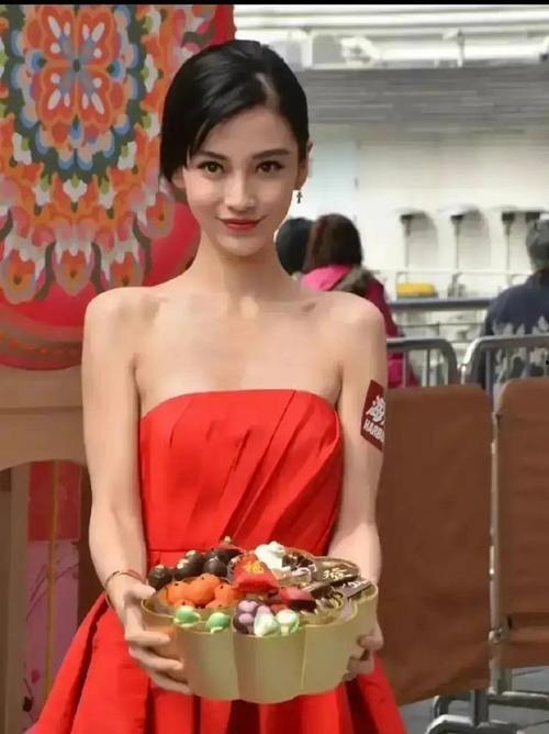 娱乐吃瓜女艺人被拉黑,吃瓜女艺人被神秘拉黑，背后真相引人猜测